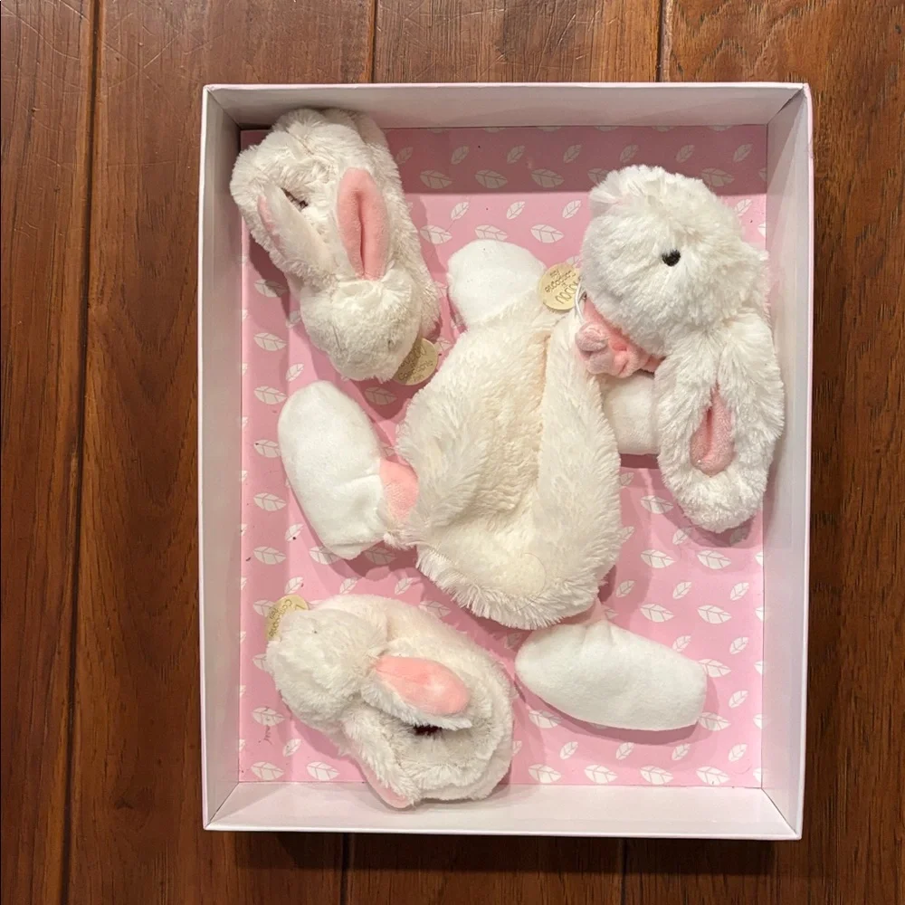 DouDou Et Compagnie Paris Bunny Comforter and Booties
